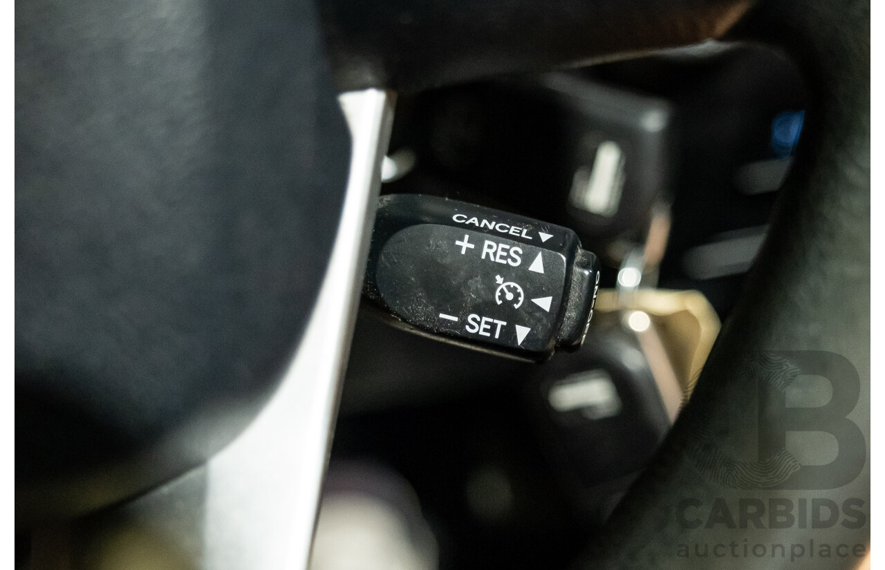 2/2016 Toyota Hilux Workmate TGN121R MY16 2d C/Chas White 2.7L