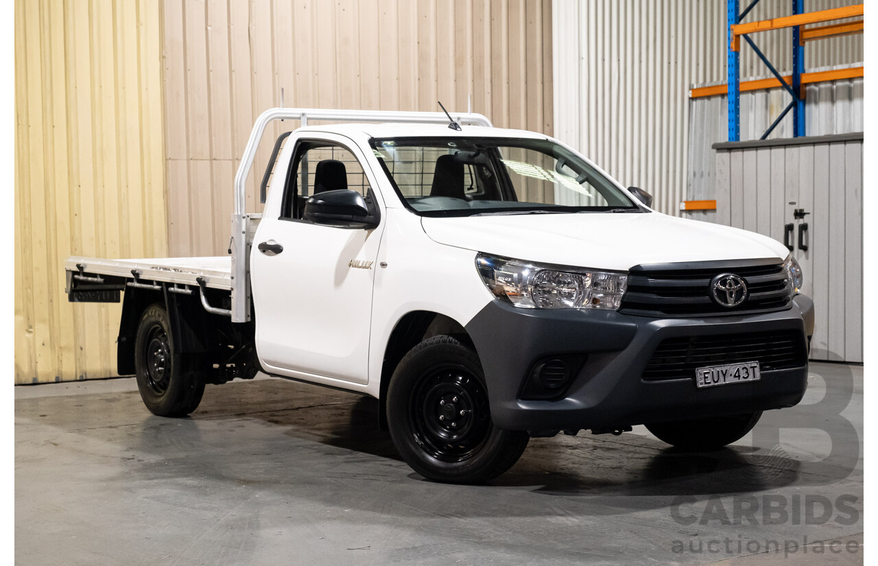 2/2016 Toyota Hilux Workmate TGN121R MY16 2d C/Chas White 2.7L