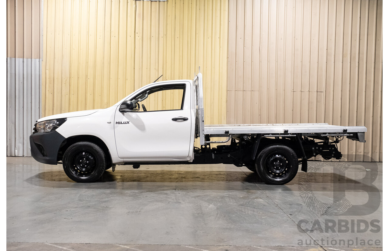 2/2016 Toyota Hilux Workmate TGN121R MY16 2d C/Chas White 2.7L