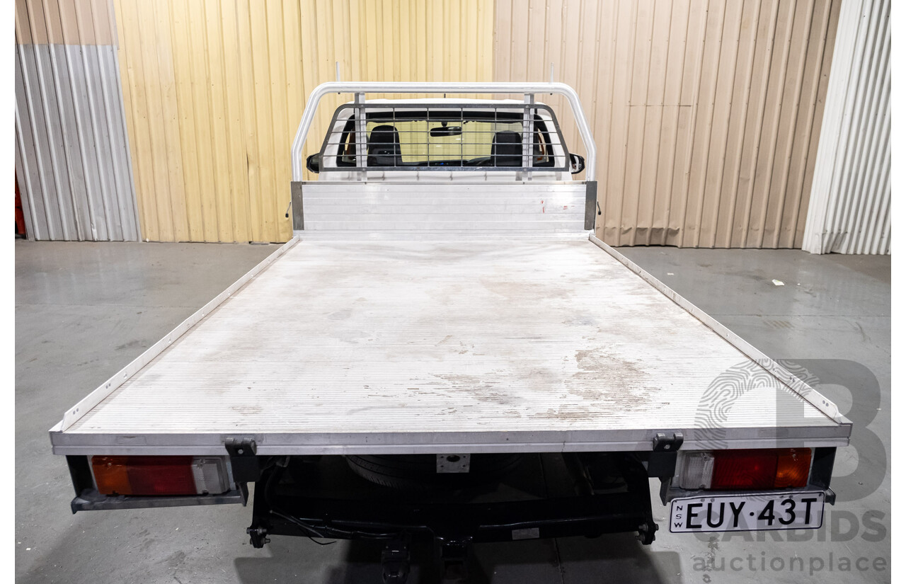 2/2016 Toyota Hilux Workmate TGN121R MY16 2d C/Chas White 2.7L