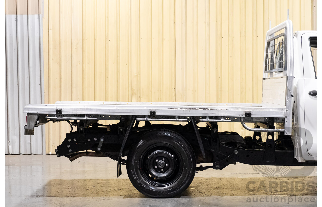 2/2016 Toyota Hilux Workmate TGN121R MY16 2d C/Chas White 2.7L
