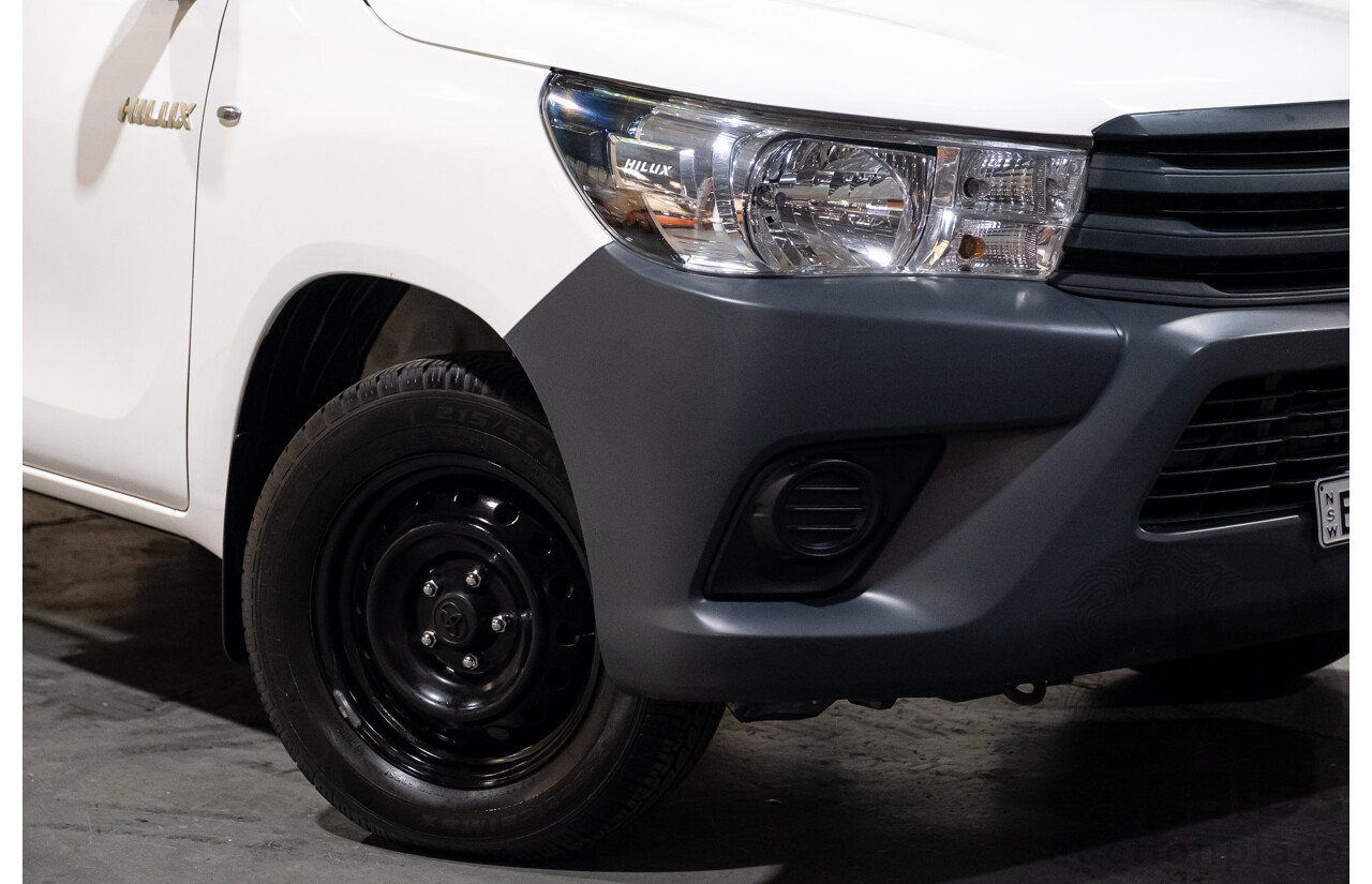 2/2016 Toyota Hilux Workmate TGN121R MY16 2d C/Chas White 2.7L