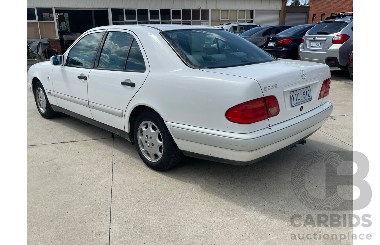 1/1996 Mercedes-Benz E230 Classic W210 4d Sedan White 2.3L