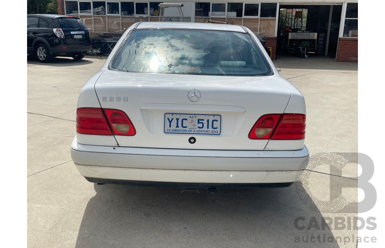 1/1996 Mercedes-Benz E230 Classic W210 4d Sedan White 2.3L