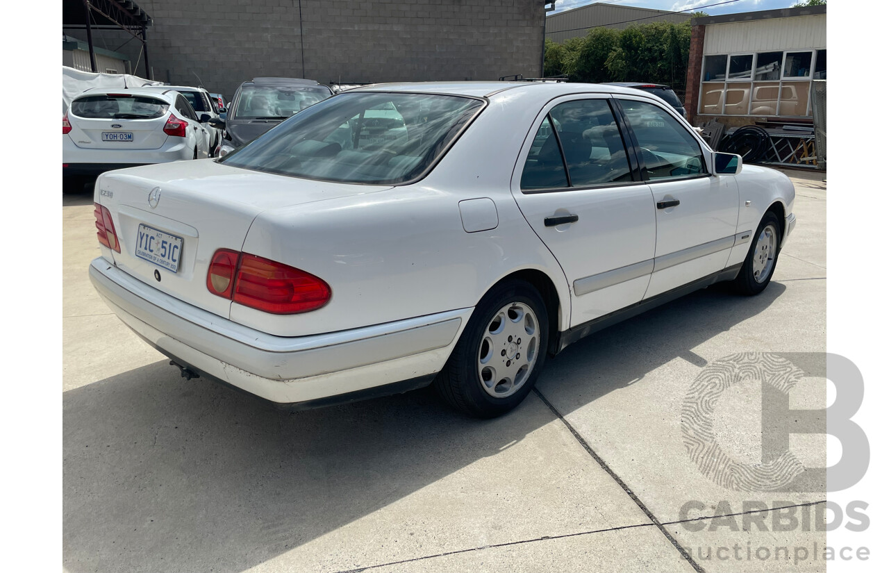 1/1996 Mercedes-Benz E230 Classic W210 4d Sedan White 2.3L