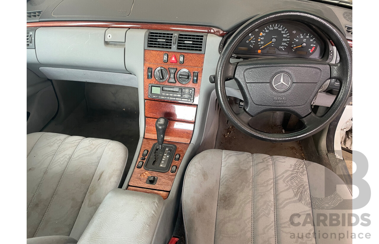 1/1996 Mercedes-Benz E230 Classic W210 4d Sedan White 2.3L