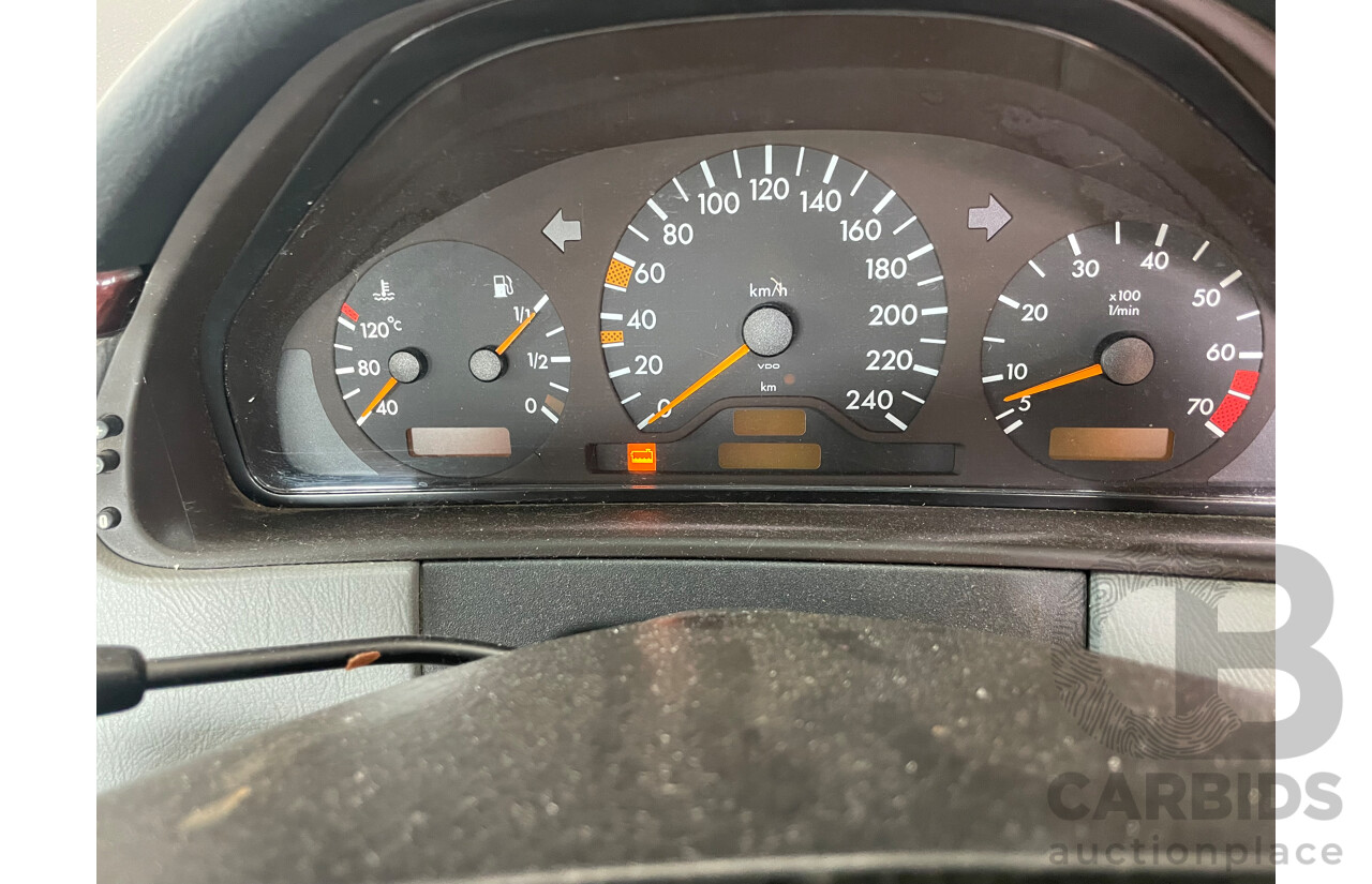 1/1996 Mercedes-Benz E230 Classic W210 4d Sedan White 2.3L