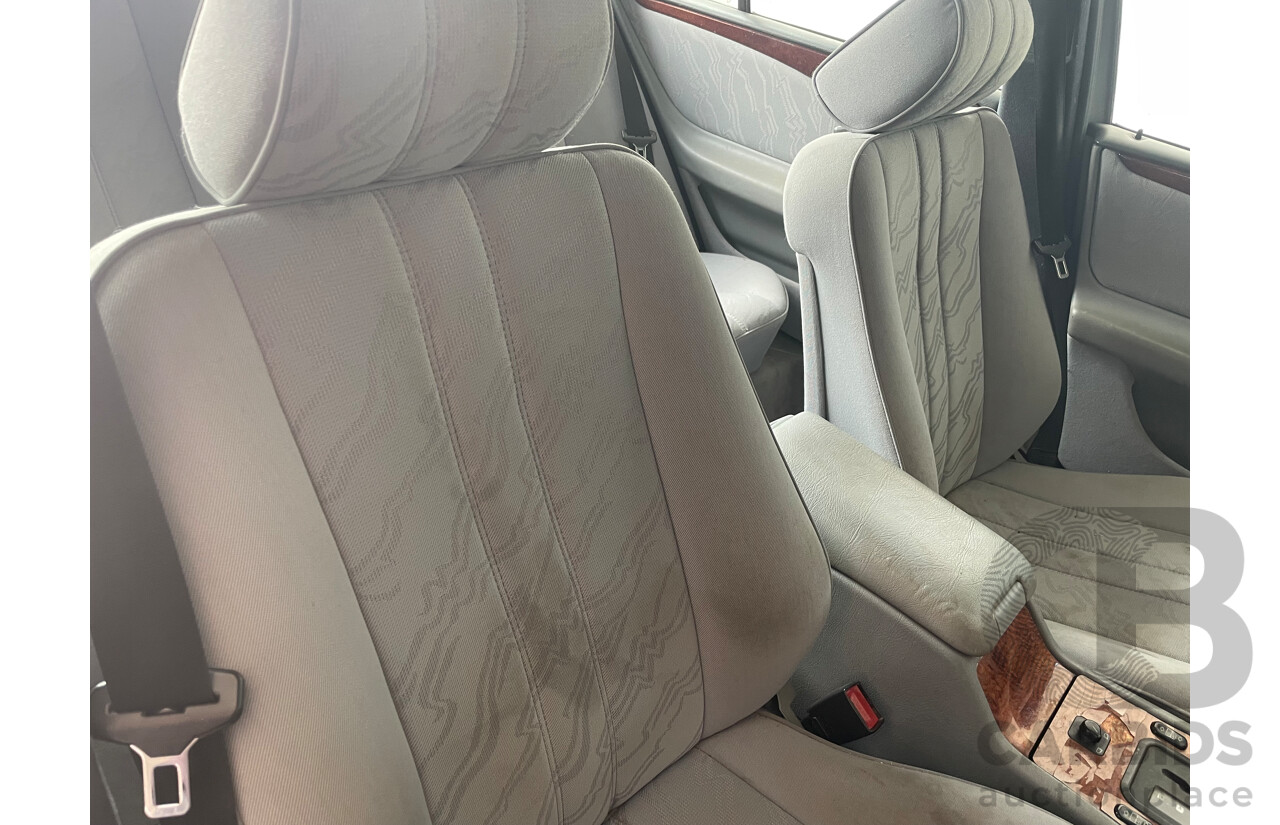 1/1996 Mercedes-Benz E230 Classic W210 4d Sedan White 2.3L