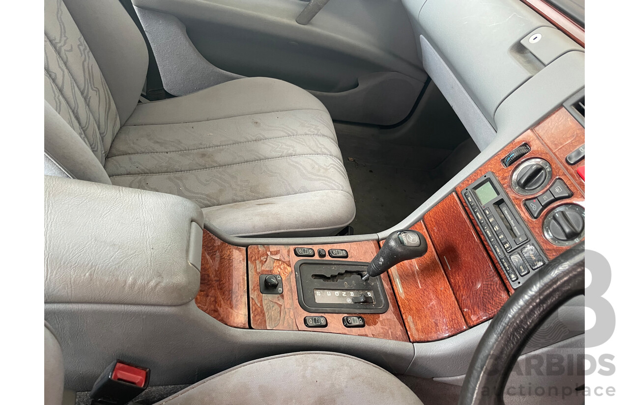 1/1996 Mercedes-Benz E230 Classic W210 4d Sedan White 2.3L