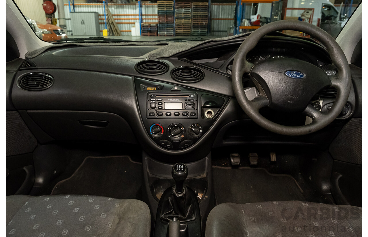 1/2004 Ford Focus SR LR 4d Sedan White 1.8L