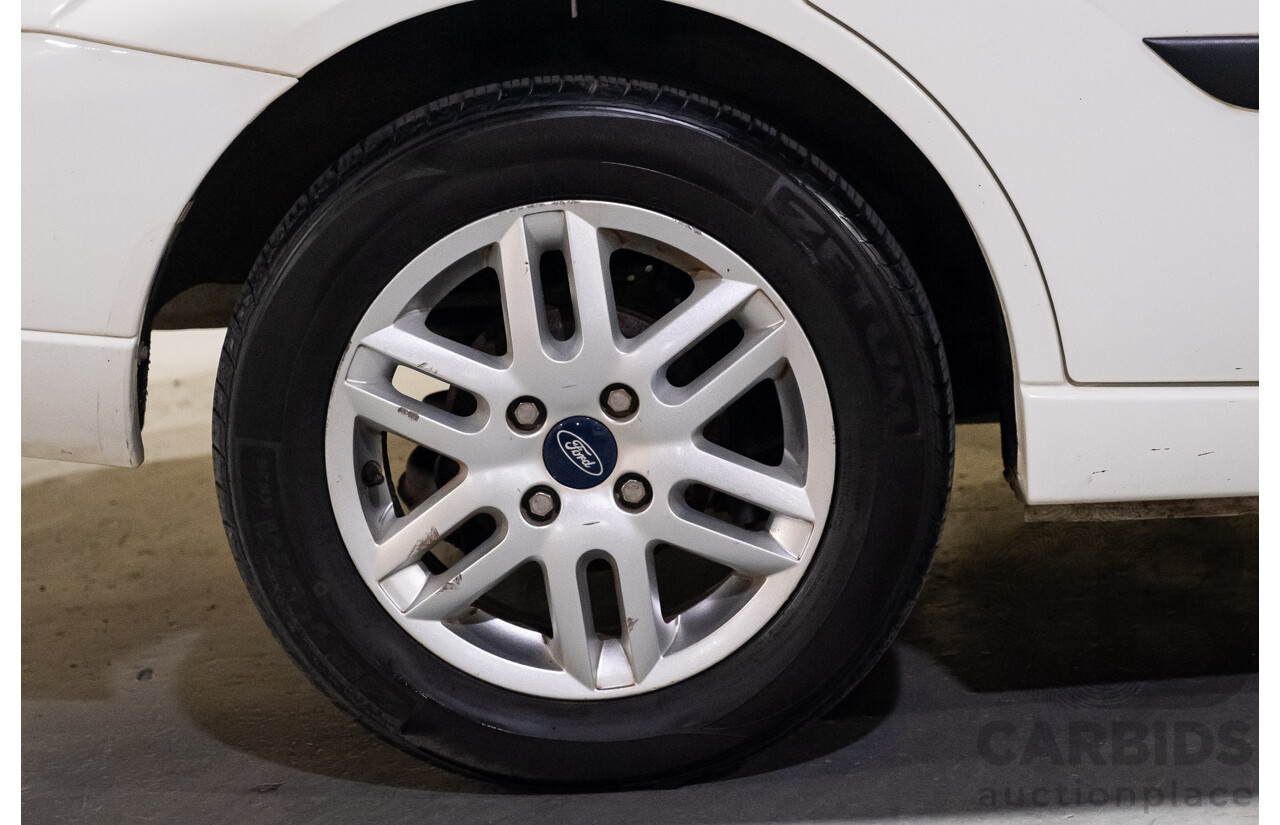 1/2004 Ford Focus SR LR 4d Sedan White 1.8L