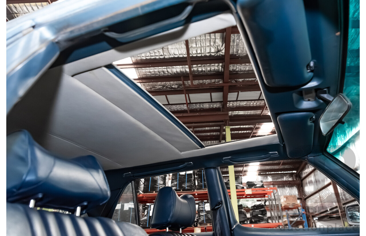 1/1973 Mercedes Benz 450SE 4d Sedan Metallic Blue V8 4.5L