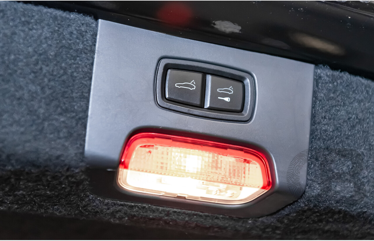 8/2016 Porsche Cayenne Diesel Platinum Edition Series 2 (AWD) 4d Wagon Metallic Black Turbo Diesel V6 3.0L