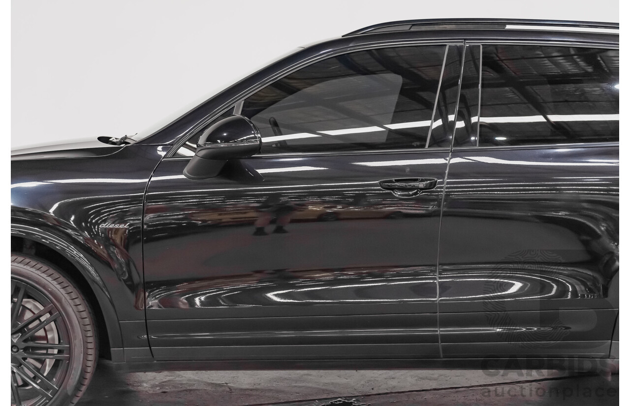 8/2016 Porsche Cayenne Diesel Platinum Edition Series 2 (AWD) 4d Wagon Metallic Black Turbo Diesel V6 3.0L