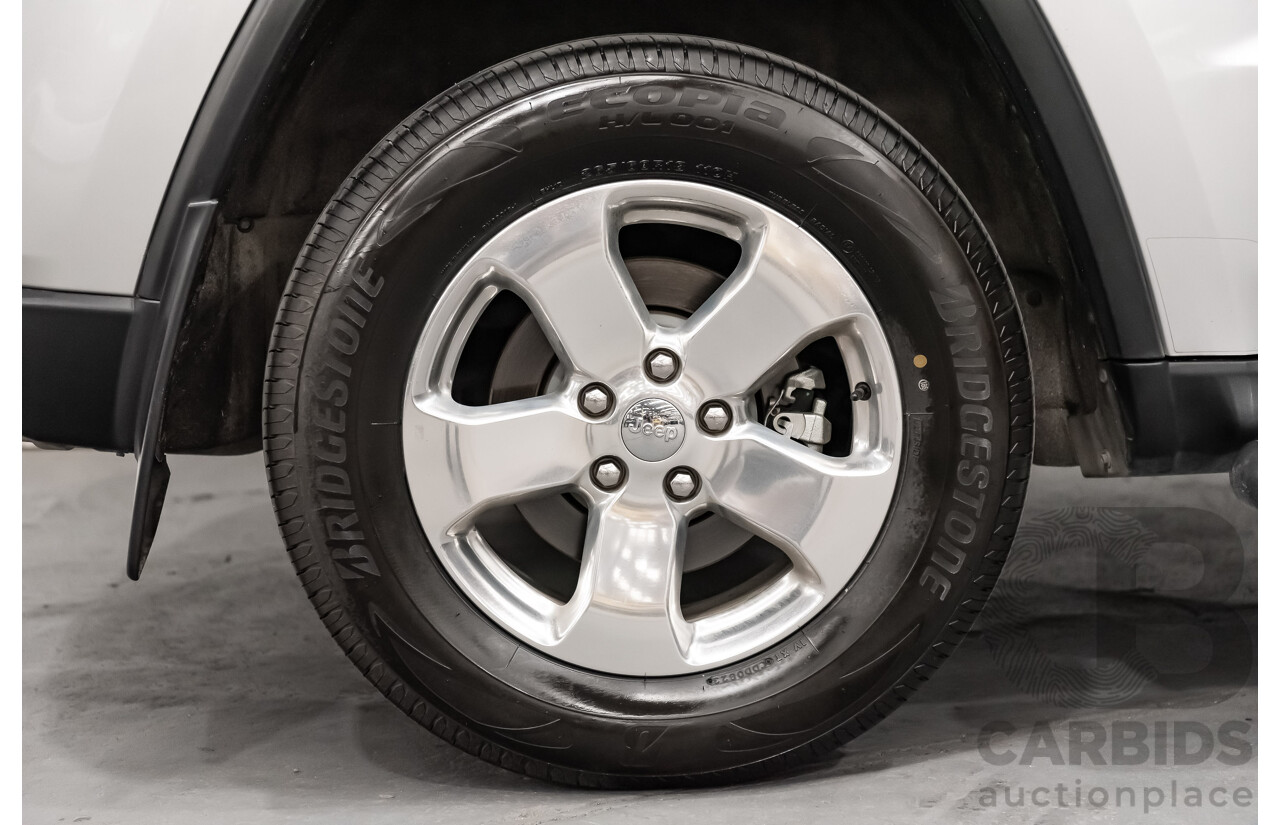 10/2012 Jeep Grand Cherokee Laredo (4x4) WK MY12 4d Wagon Silver V6 3.6L