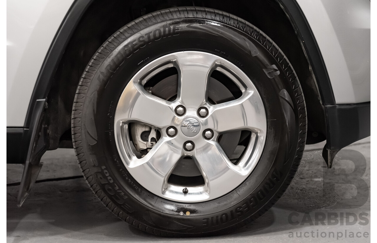 10/2012 Jeep Grand Cherokee Laredo (4x4) WK MY12 4d Wagon Silver V6 3.6L