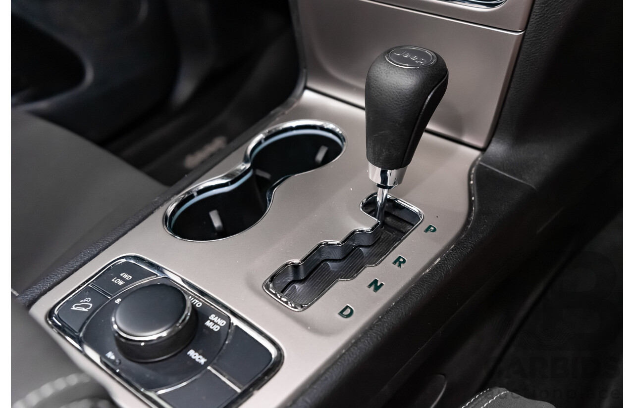 10/2012 Jeep Grand Cherokee Laredo (4x4) WK MY12 4d Wagon Silver V6 3.6L