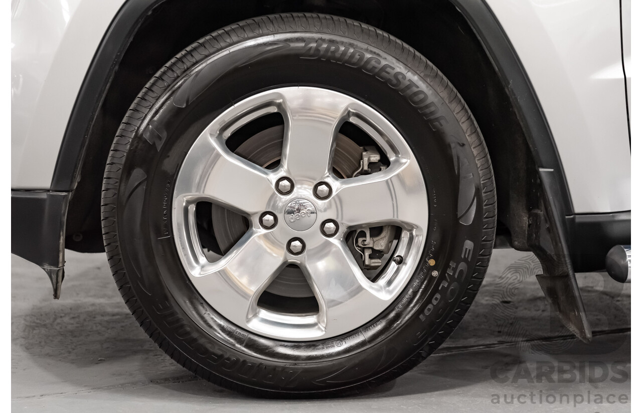 10/2012 Jeep Grand Cherokee Laredo (4x4) WK MY12 4d Wagon Silver V6 3.6L