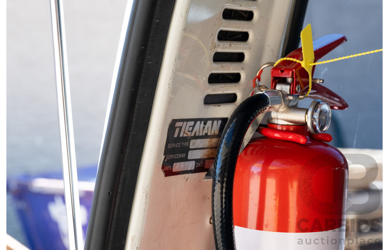 10/1997 Toyota Hiace Commuter RZH125 Bus White 2.4L - 11 Seater Bus