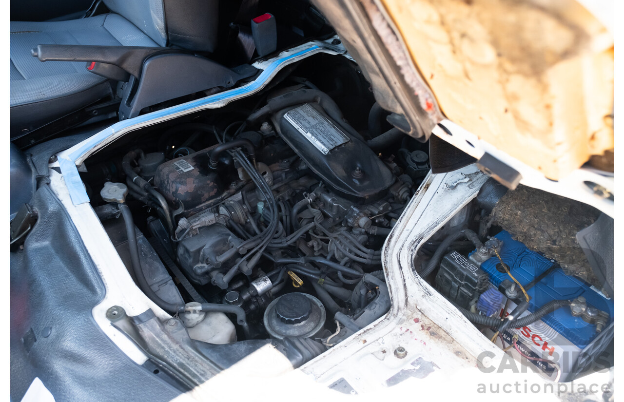 10/1997 Toyota Hiace Commuter RZH125 Bus White 2.4L - 11 Seater Bus