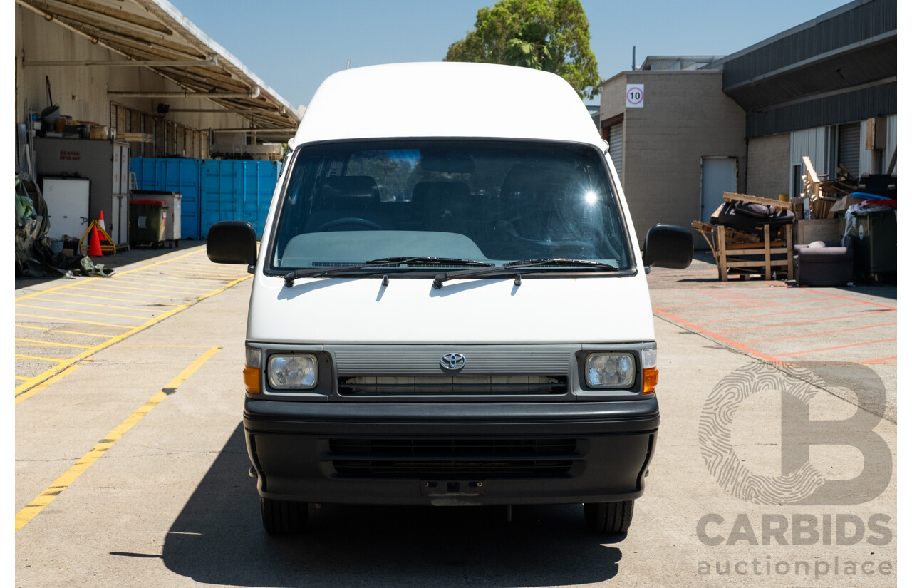 10/1997 Toyota Hiace Commuter RZH125 Bus White 2.4L - 11 Seater Bus