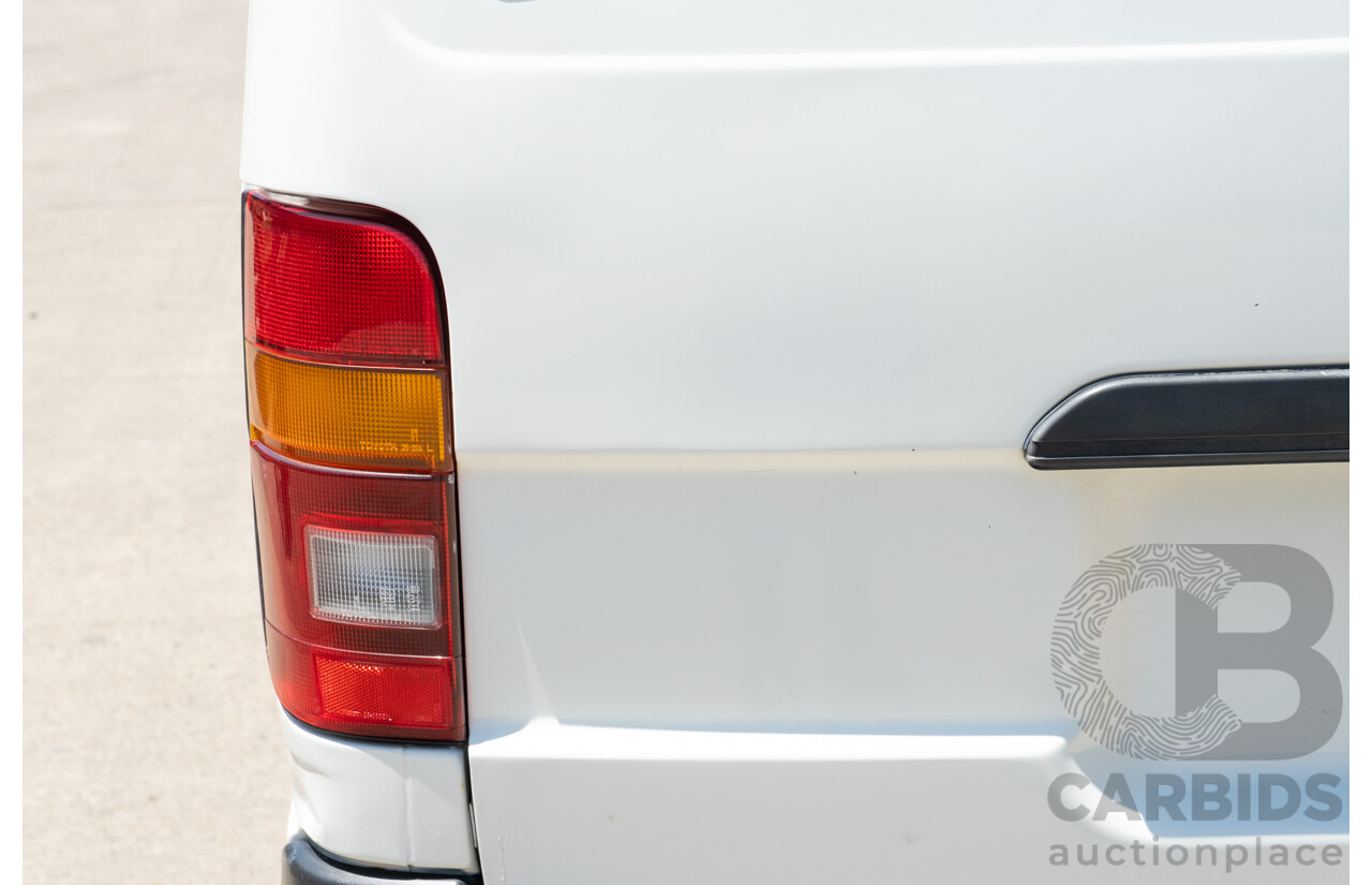 10/1997 Toyota Hiace Commuter RZH125 Bus White 2.4L - 11 Seater Bus
