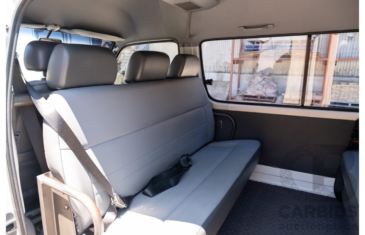 10/1997 Toyota Hiace Commuter RZH125 Bus White 2.4L - 11 Seater Bus