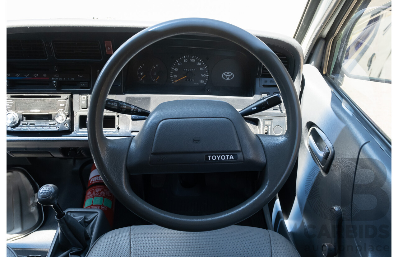 10/1997 Toyota Hiace Commuter RZH125 Bus White 2.4L - 11 Seater Bus