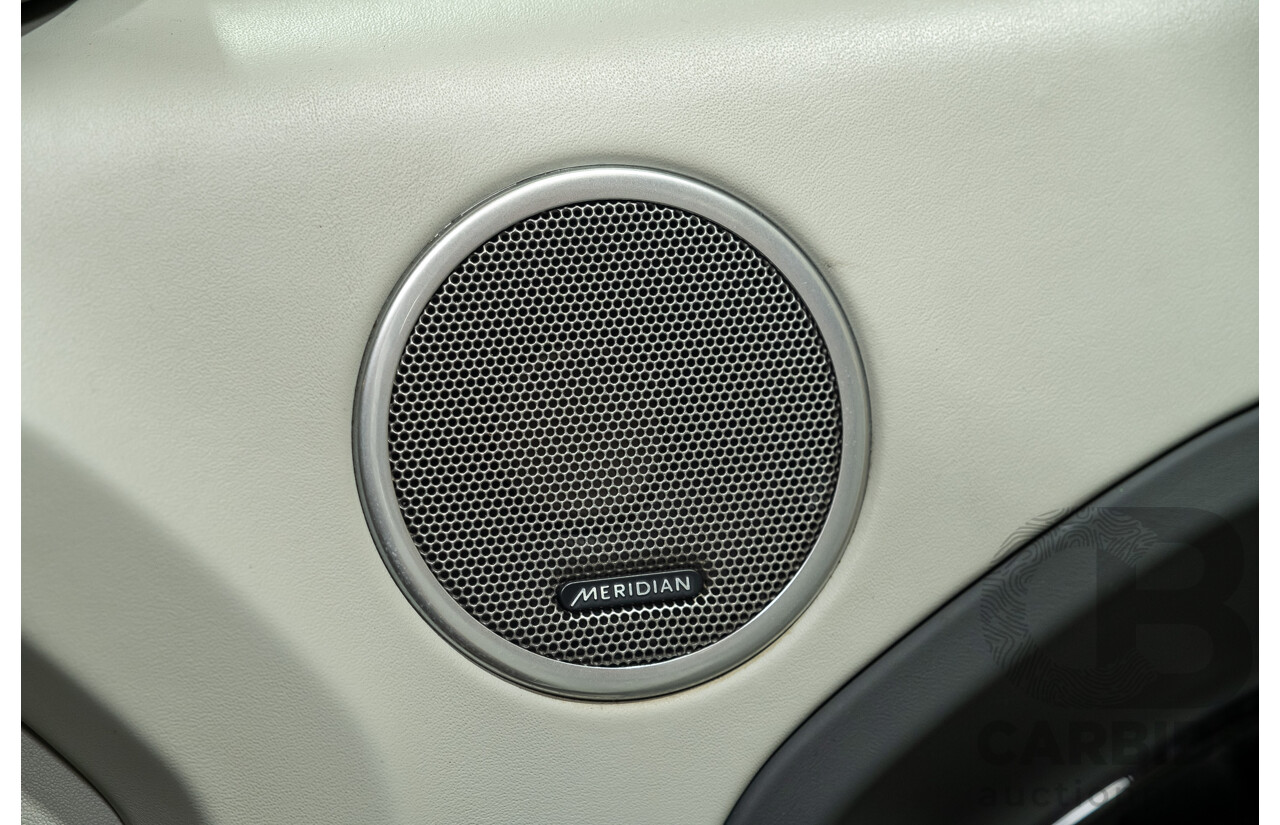 7/2013 Land Rover Range Rover Evoque Si4 (AWD) LV MY13 3d Coupe Fuji White Turbo 2.0L