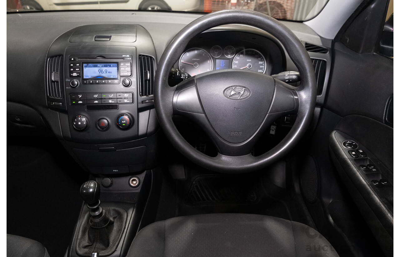 9/2008 Hyundai i30 SLX 1.6 CRDi FD 5d Hatchback Grey Turbo Diesel 1.6L