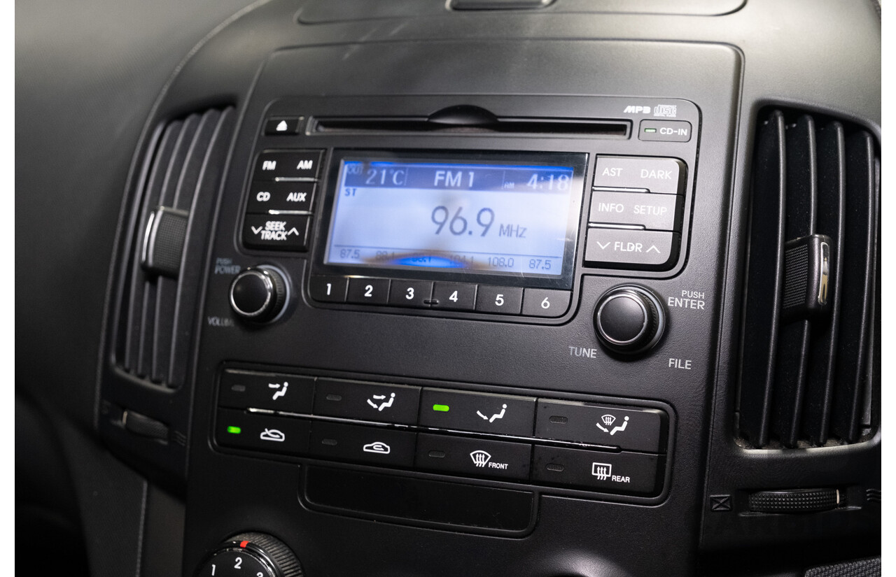 9/2008 Hyundai i30 SLX 1.6 CRDi FD 5d Hatchback Grey Turbo Diesel 1.6L