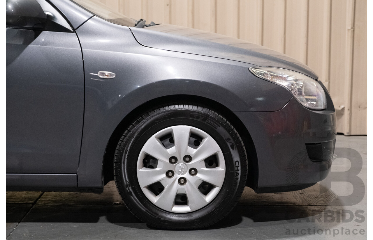 9/2008 Hyundai i30 SLX 1.6 CRDi FD 5d Hatchback Grey Turbo Diesel 1.6L