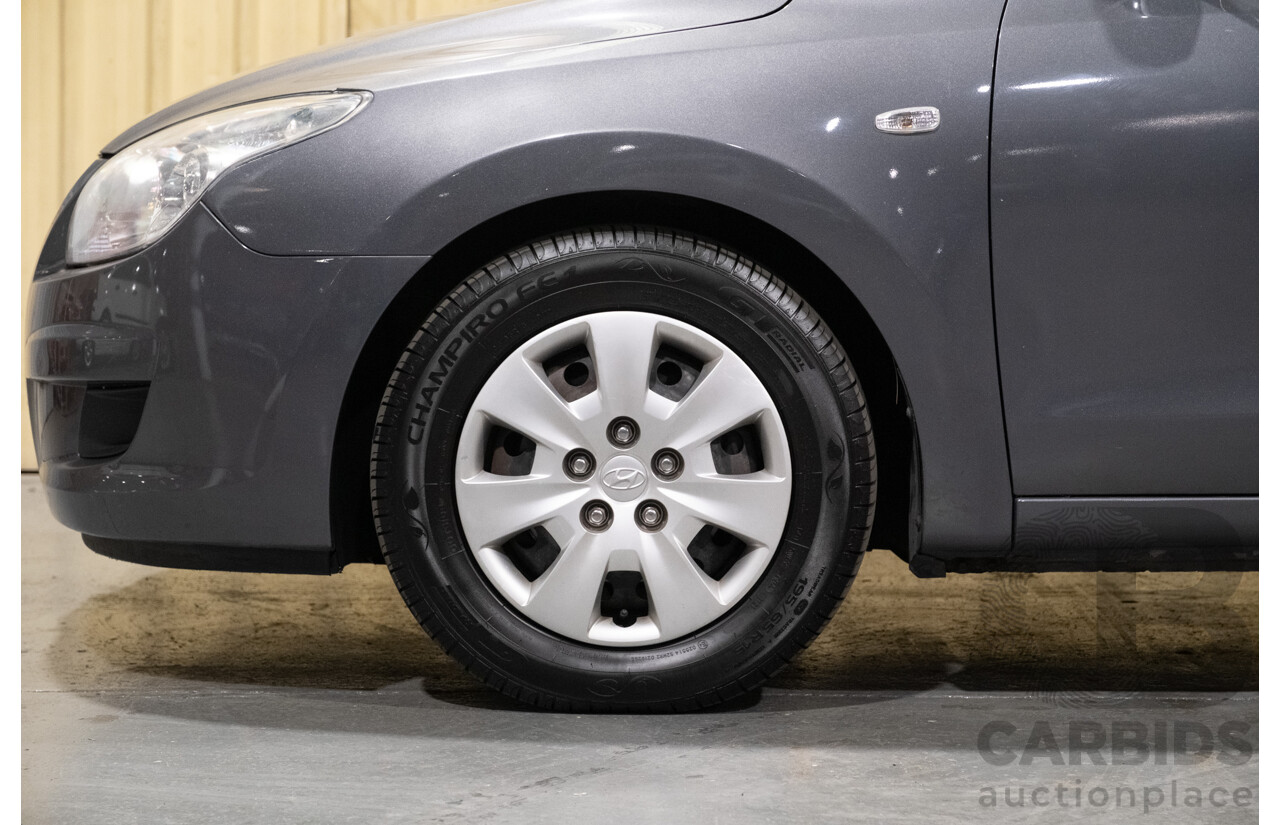 9/2008 Hyundai i30 SLX 1.6 CRDi FD 5d Hatchback Grey Turbo Diesel 1.6L