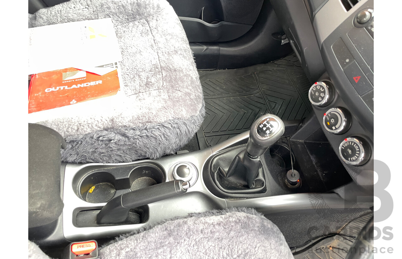 7/2011 Mitsubishi Outlander Activ ZH MY11 4d Wagon Grey 2.4L