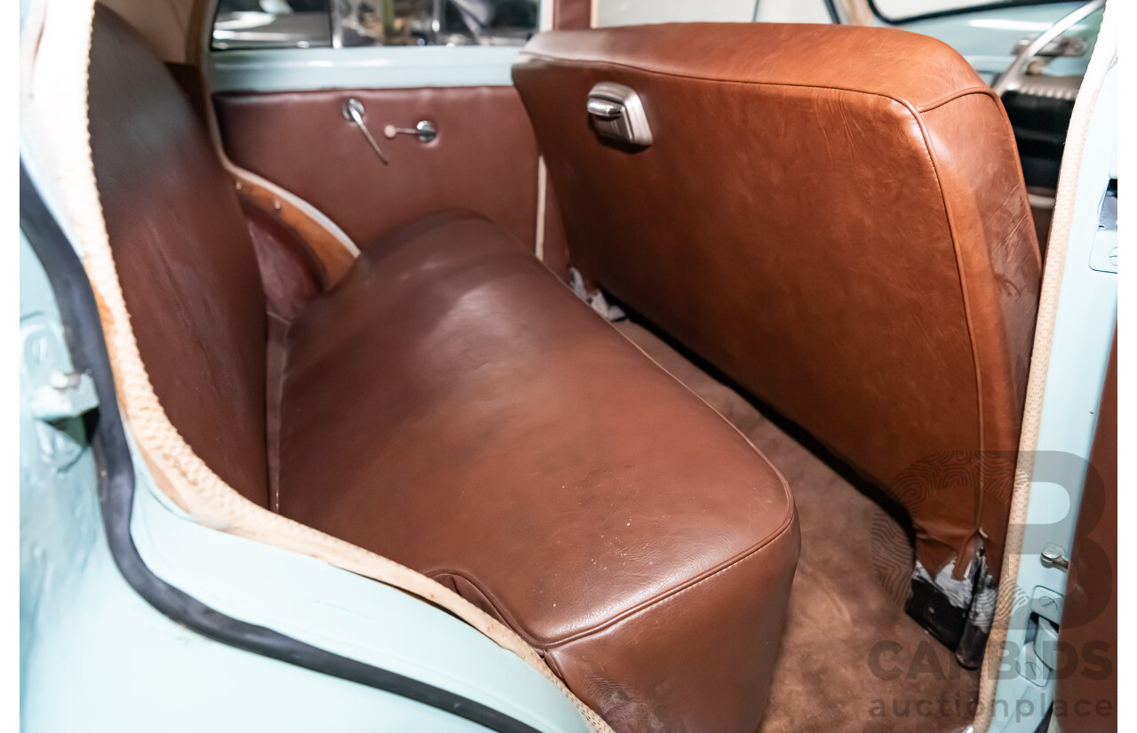 01/1951 Holden 48-215 FX Standard 4d Sedan Light Green 2.2L