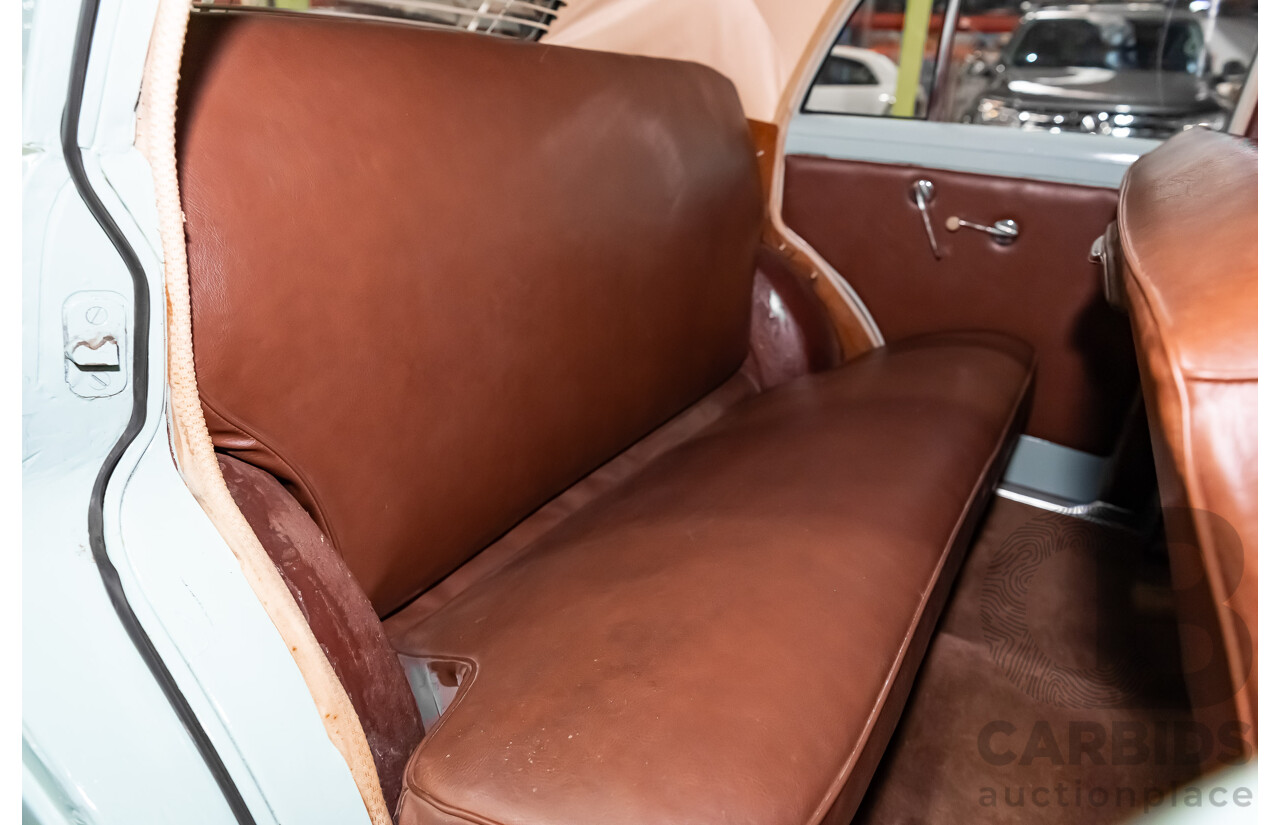 01/1951 Holden 48-215 FX Standard 4d Sedan Light Green 2.2L