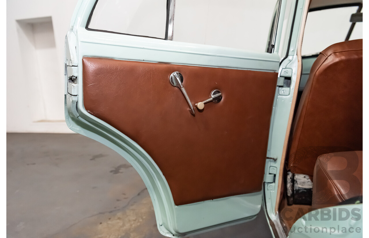 01/1951 Holden 48-215 FX Standard 4d Sedan Light Green 2.2L