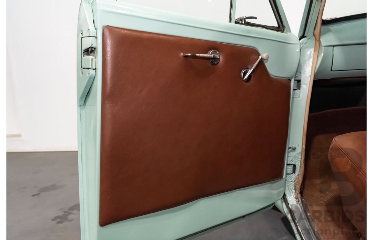 01/1951 Holden 48-215 FX Standard 4d Sedan Light Green 2.2L