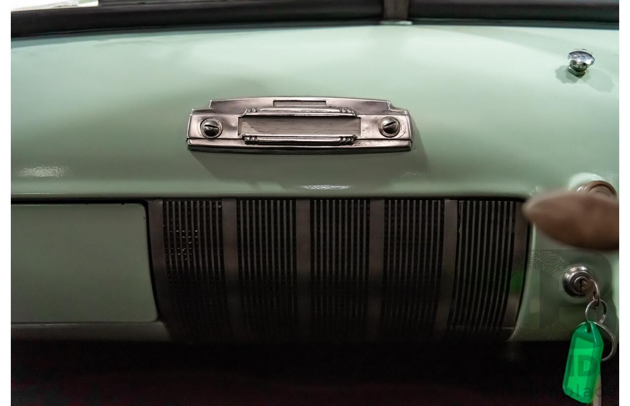 01/1951 Holden 48-215 FX Standard 4d Sedan Light Green 2.2L