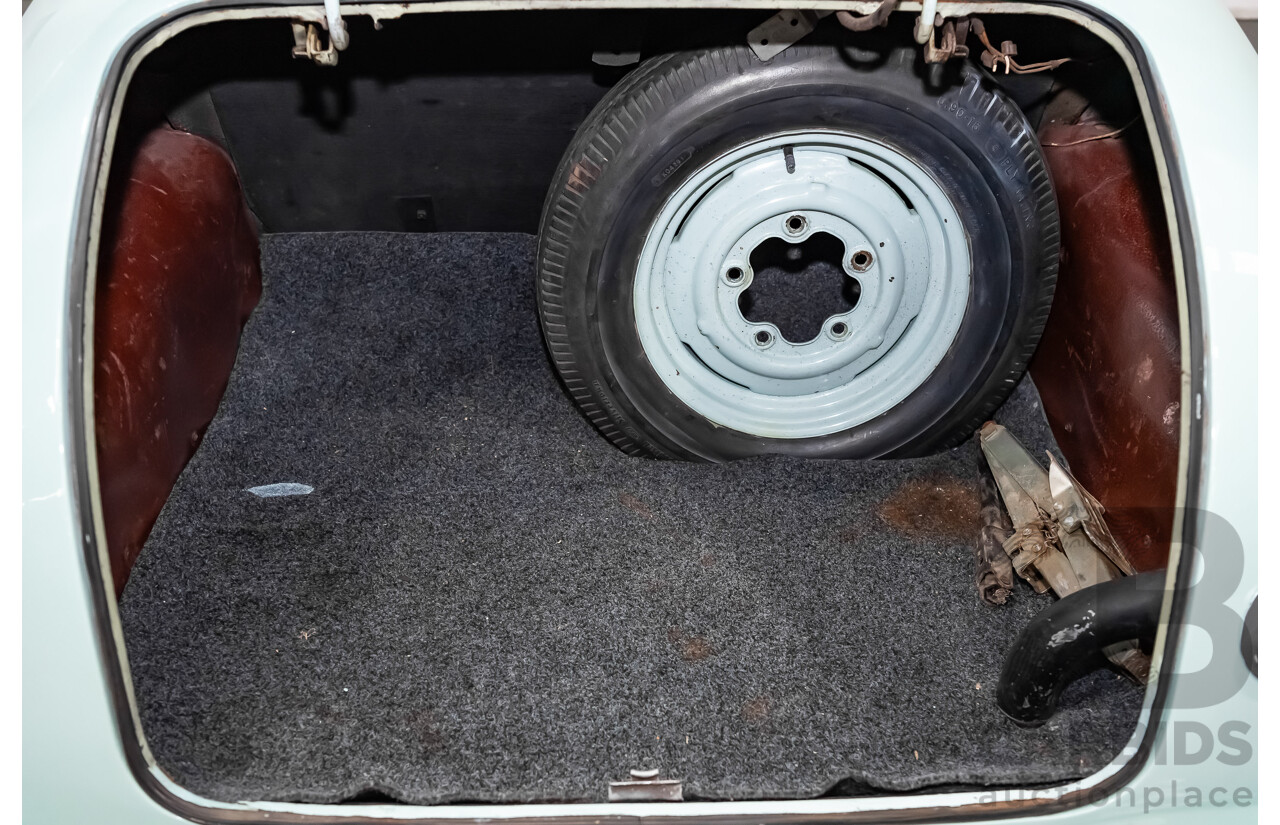 01/1951 Holden 48-215 FX Standard 4d Sedan Light Green 2.2L