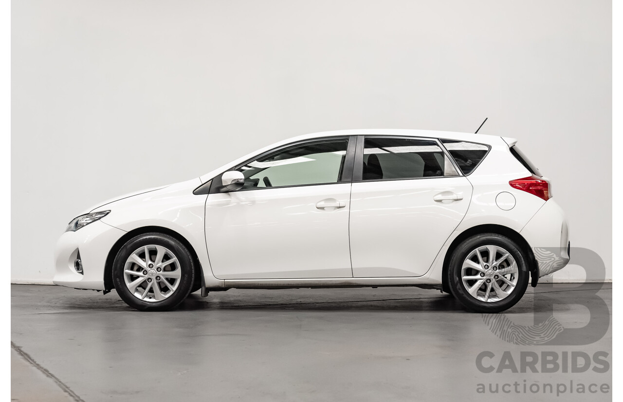 10/2014 Toyota Corolla Ascent Sport ZRE182R 5d Hatchback Glacier White 1.8L