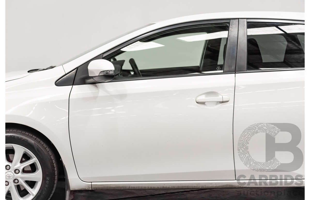 10/2014 Toyota Corolla Ascent Sport ZRE182R 5d Hatchback Glacier White 1.8L