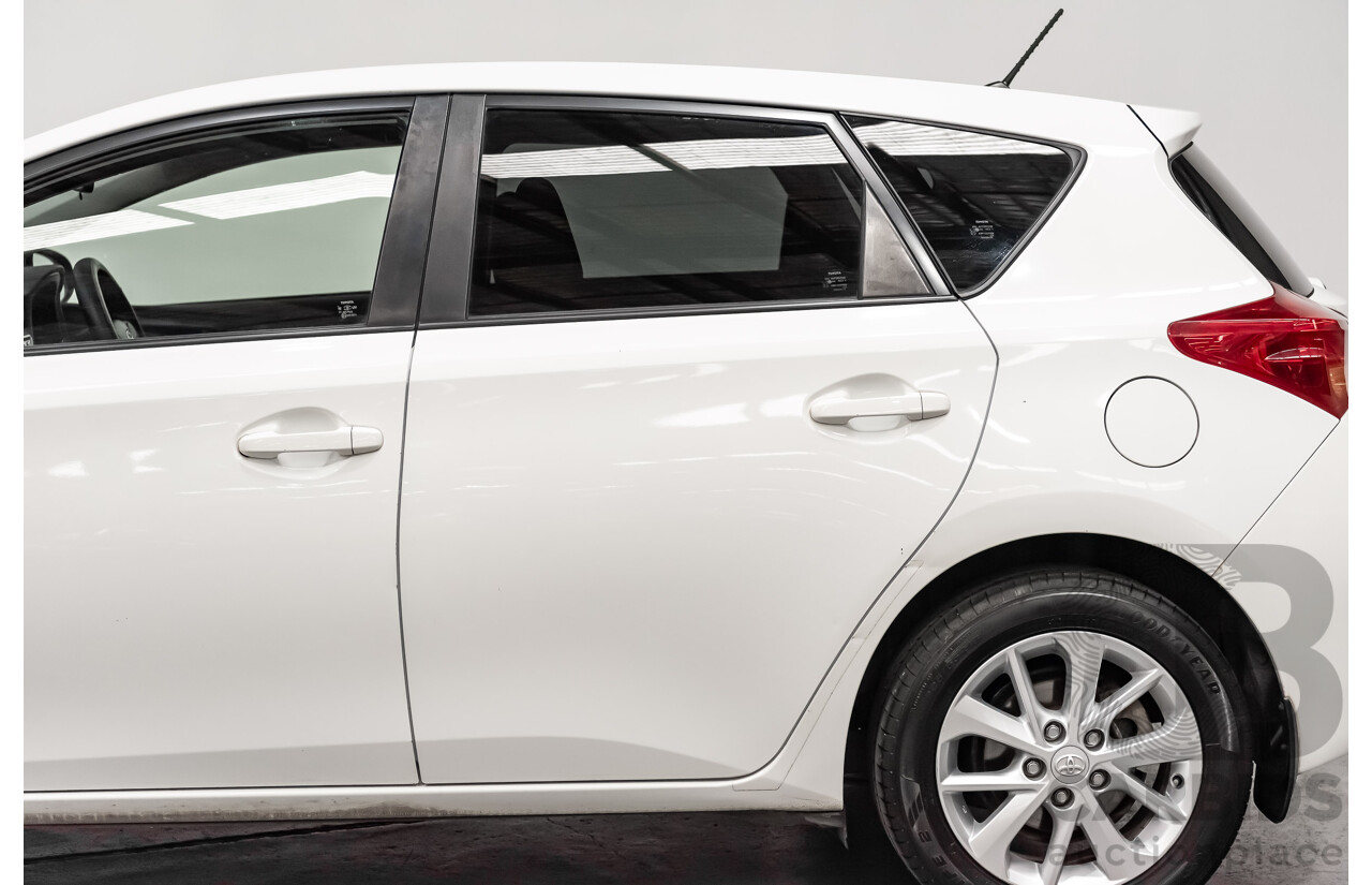 10/2014 Toyota Corolla Ascent Sport ZRE182R 5d Hatchback Glacier White 1.8L