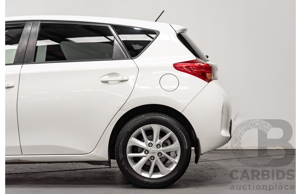 10/2014 Toyota Corolla Ascent Sport ZRE182R 5d Hatchback Glacier White 1.8L