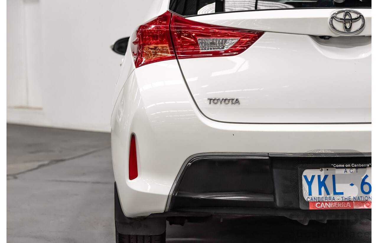 10/2014 Toyota Corolla Ascent Sport ZRE182R 5d Hatchback Glacier White 1.8L