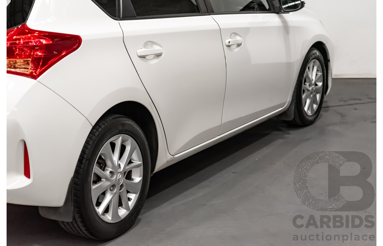 10/2014 Toyota Corolla Ascent Sport ZRE182R 5d Hatchback Glacier White 1.8L