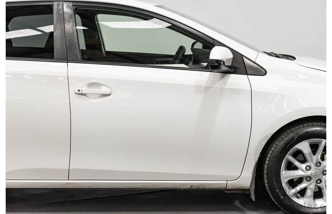 10/2014 Toyota Corolla Ascent Sport ZRE182R 5d Hatchback Glacier White 1.8L