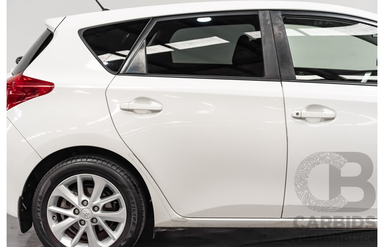 10/2014 Toyota Corolla Ascent Sport ZRE182R 5d Hatchback Glacier White 1.8L