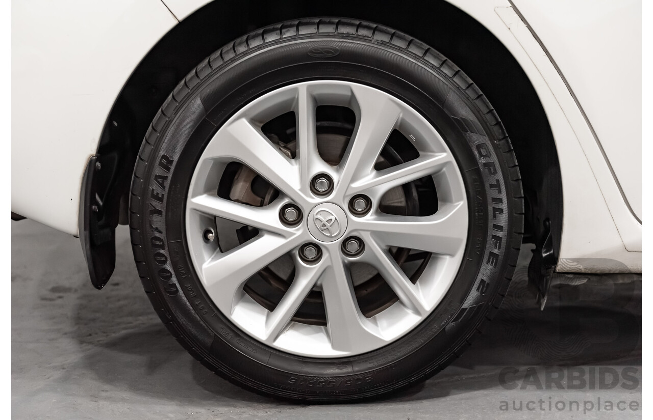 10/2014 Toyota Corolla Ascent Sport ZRE182R 5d Hatchback Glacier White 1.8L