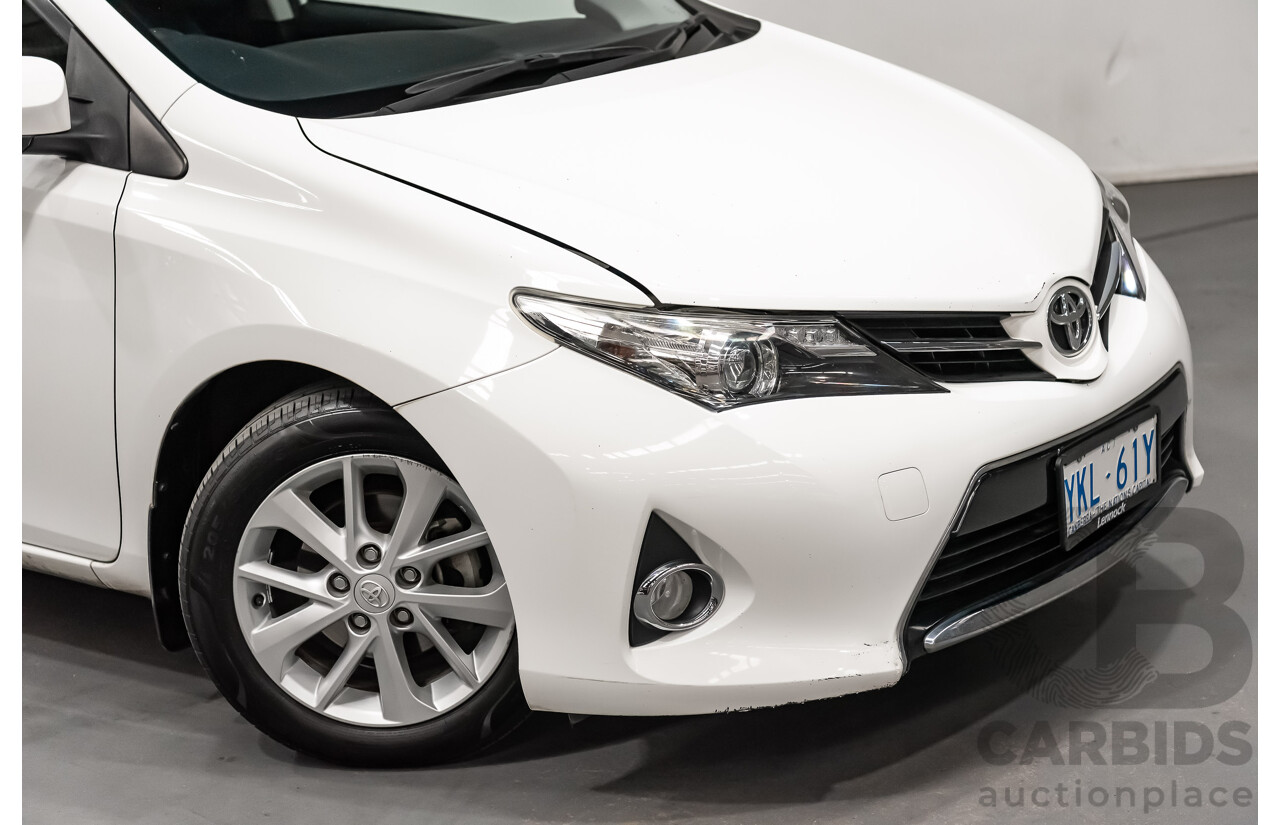 10/2014 Toyota Corolla Ascent Sport ZRE182R 5d Hatchback Glacier White 1.8L